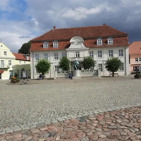 Apartment Am Schloss Reuterstadt Stavenhagen